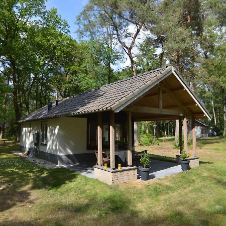 Detached Bungalow With Lovely Covered Terrace In A Nature Rich Holiday Park Stramproy Dış mekan fotoğraf