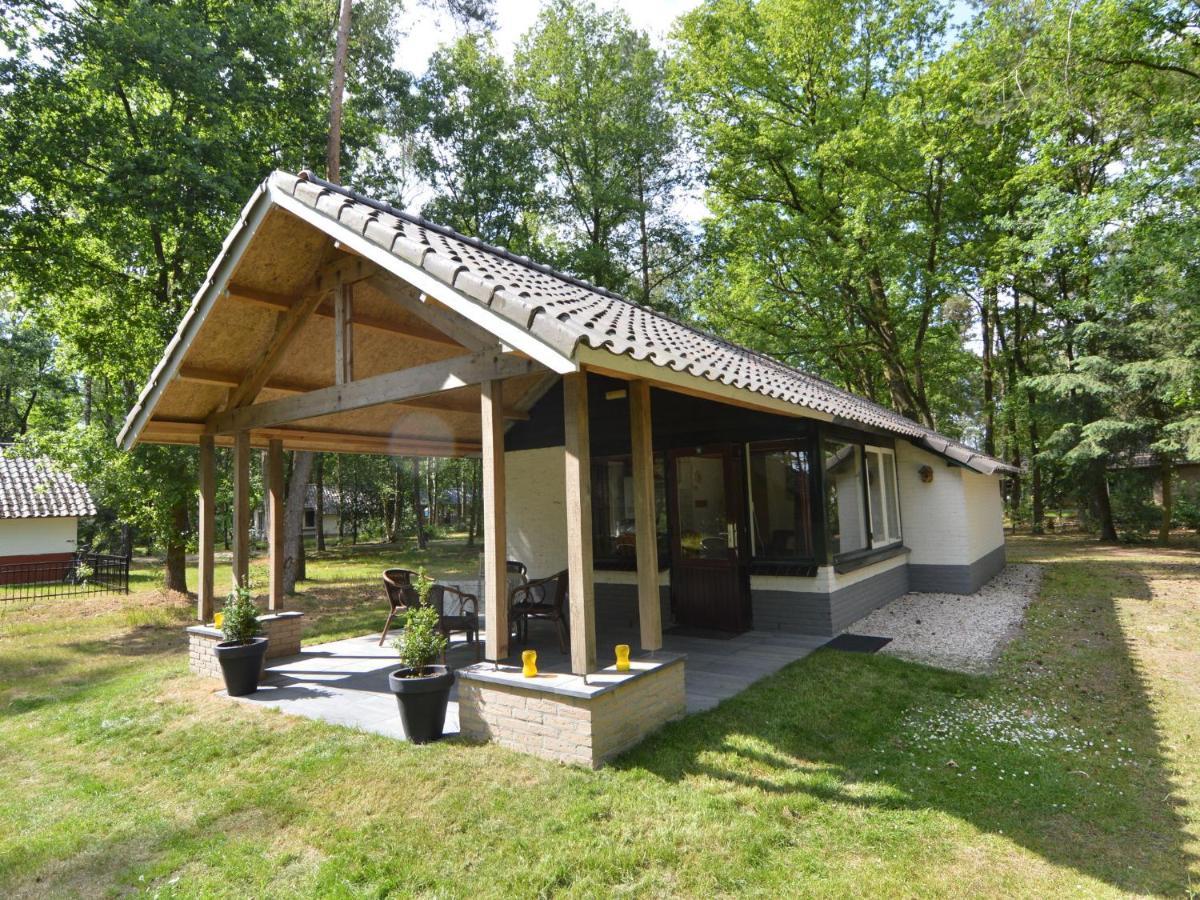 Detached Bungalow With Lovely Covered Terrace In A Nature Rich Holiday Park Stramproy Dış mekan fotoğraf