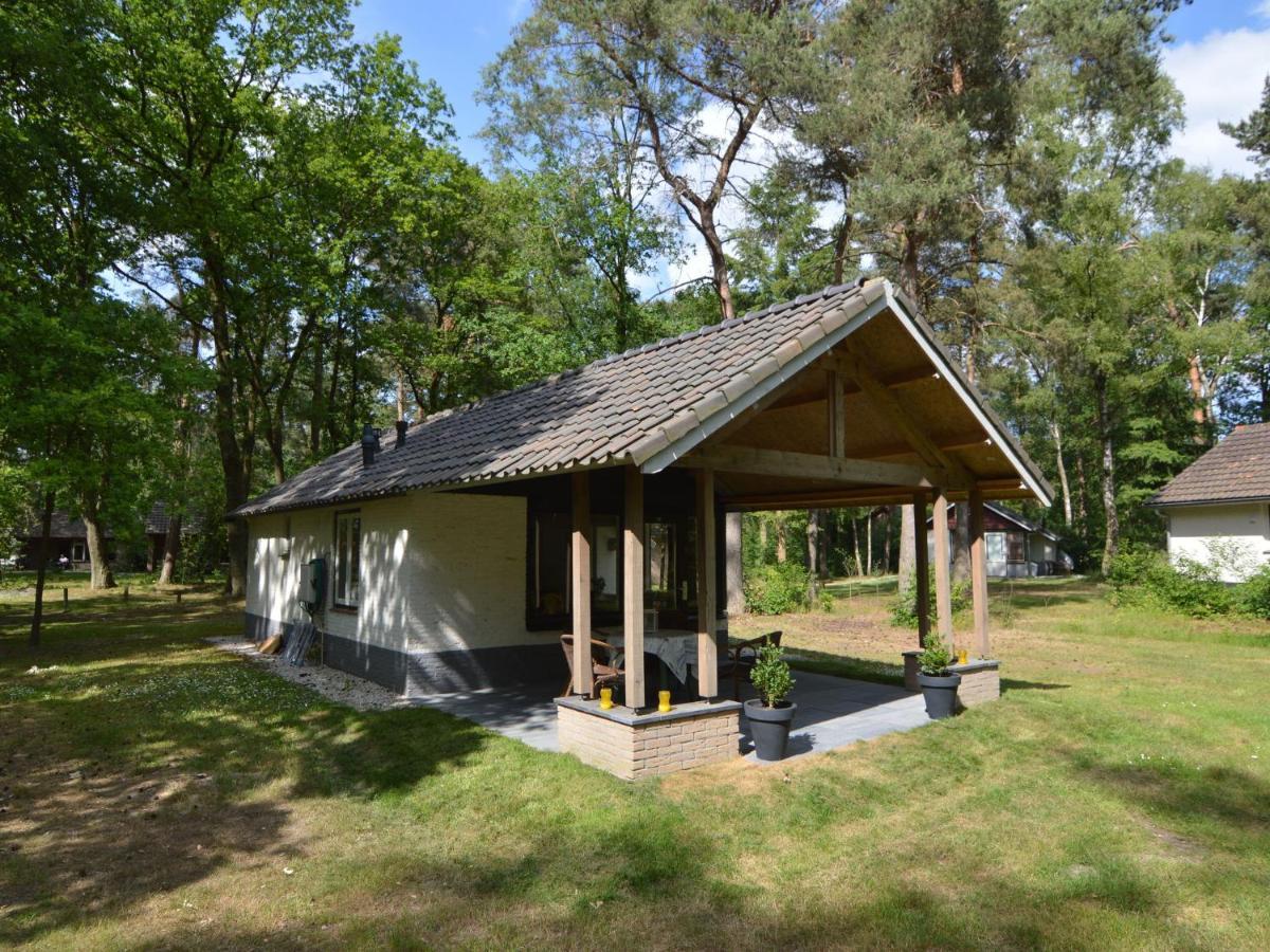 Detached Bungalow With Lovely Covered Terrace In A Nature Rich Holiday Park Stramproy Dış mekan fotoğraf