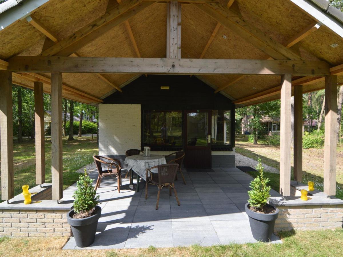 Detached Bungalow With Lovely Covered Terrace In A Nature Rich Holiday Park Stramproy Dış mekan fotoğraf