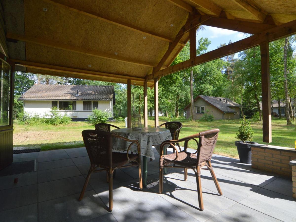 Detached Bungalow With Lovely Covered Terrace In A Nature Rich Holiday Park Stramproy Dış mekan fotoğraf